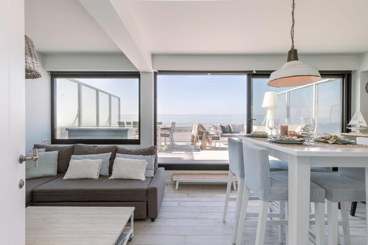 Penthouse With Two Terraces And Magnificent Sea View Appartement Blankenberge Buitenkant foto